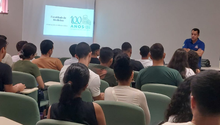 Faculdade de Medicina recebe primeiros calouros 2025
